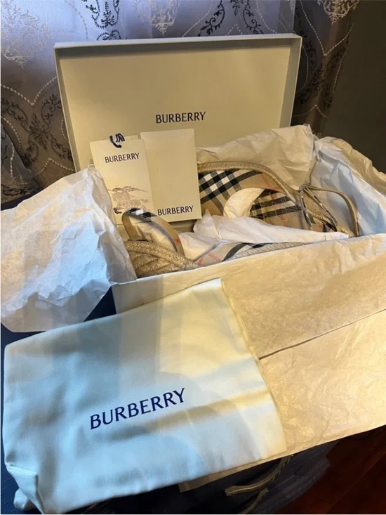 Burberry Check Mews Espadrille Pumps - Picture 12 of 14